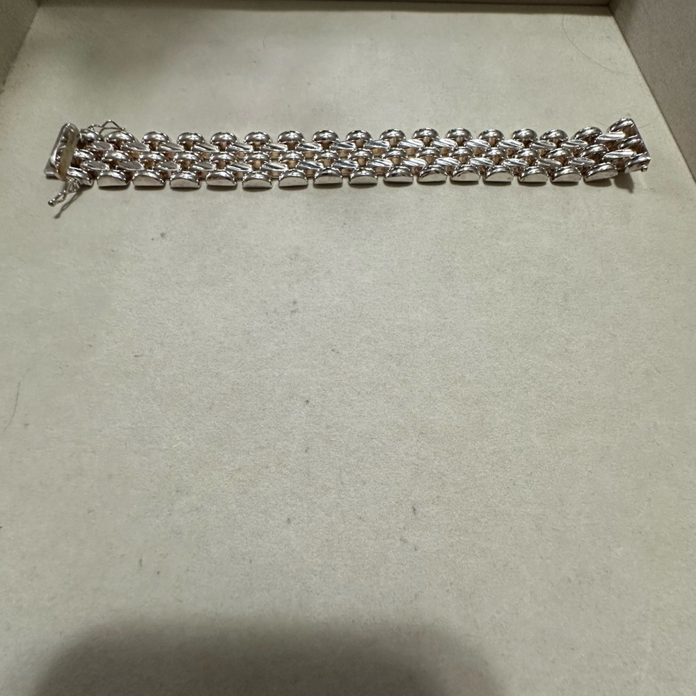 Vintage sterling silver bracelet.